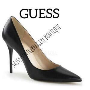 ⭐⭐ GUESS black leather pumps